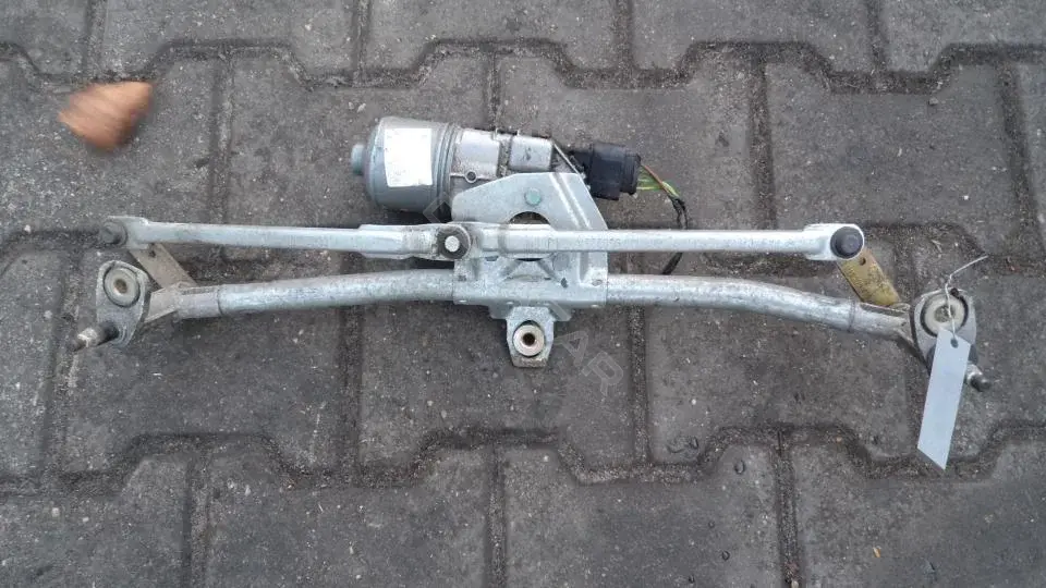 Трапеция стеклоочистителя Mestd107g0