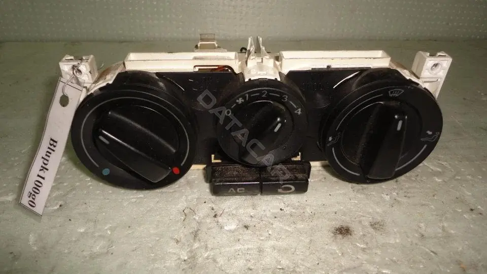Блок управления климат-контролем 1J0820045E