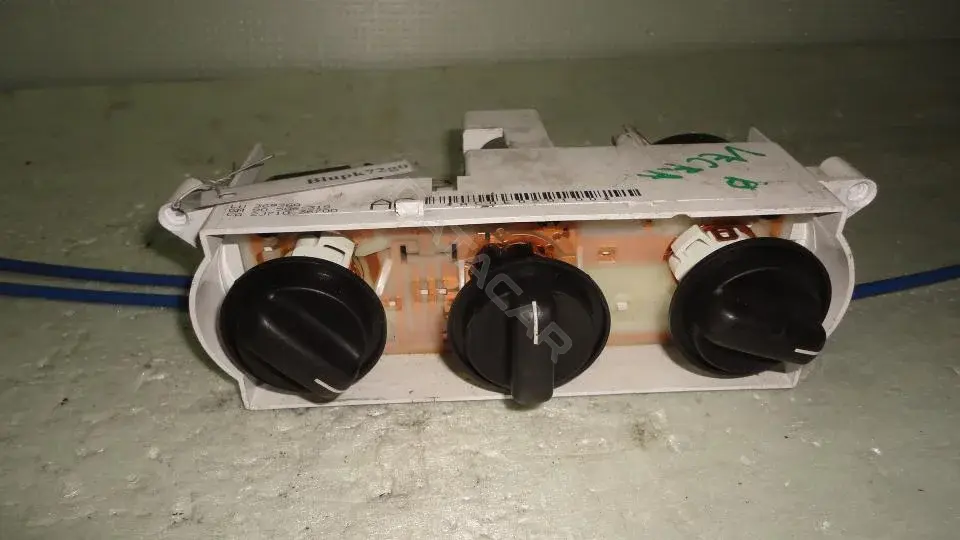 Блок управления климат-контролем GM90586319