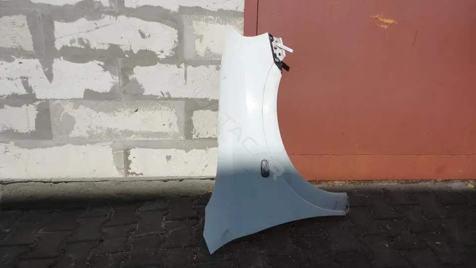 Крыло переднее Kpp410g0