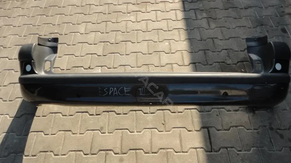 Задний бампер Bz229g0
