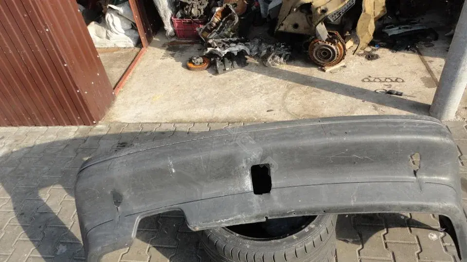 Задний бампер Bz207g0