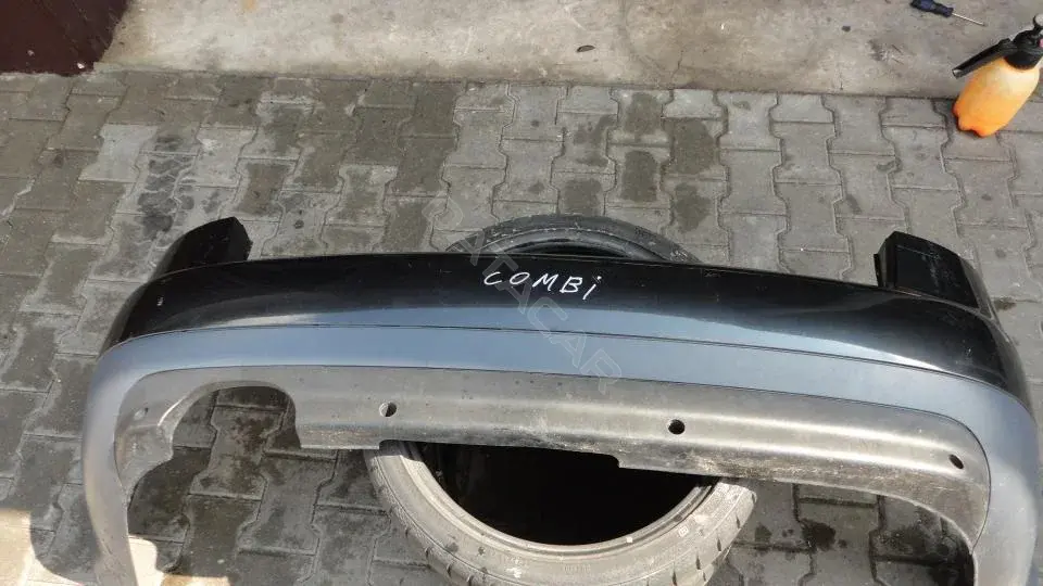 Задний бампер Bz183g0