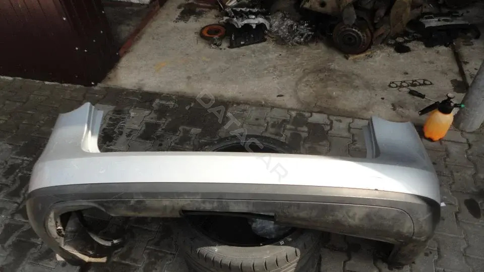 Задний бампер Bz180g0