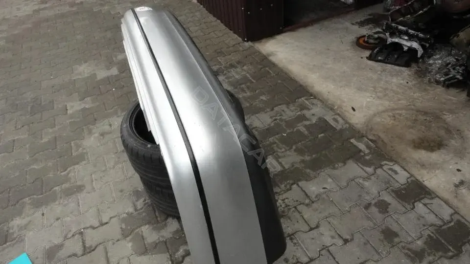 Задний бампер Bz156g0