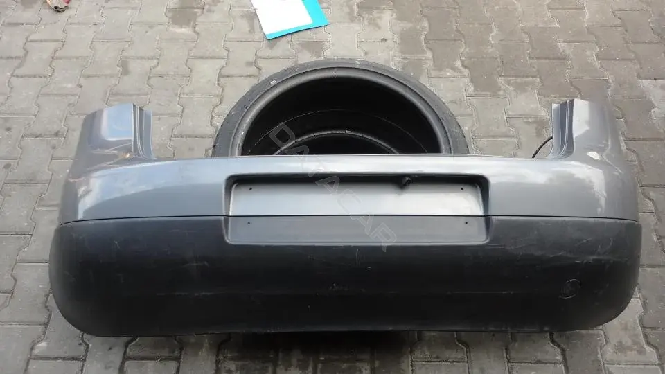 Задний бампер Bz154g0
