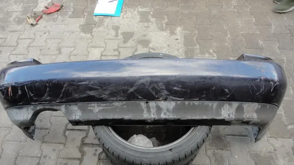 Задний бампер Bz151g0