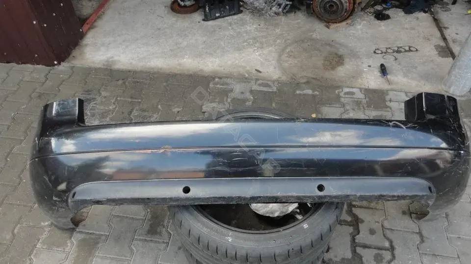 Задний бампер Bz146g0