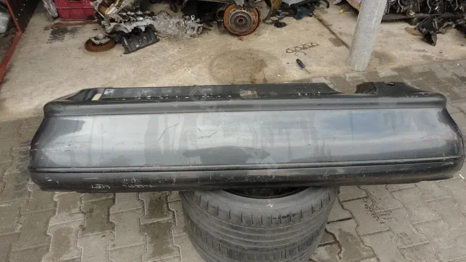 Задний бампер Bz143g0