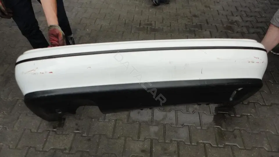 Задний бампер Bz142g0