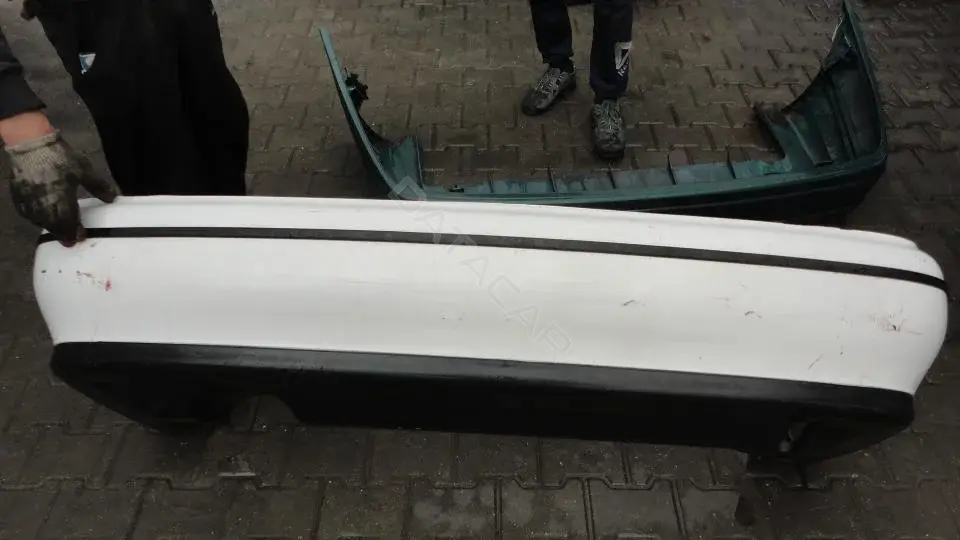 Задний бампер Bz141g0