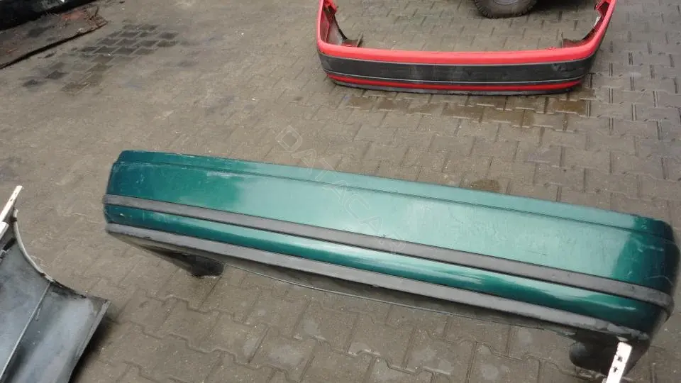 Задний бампер Bz140g0