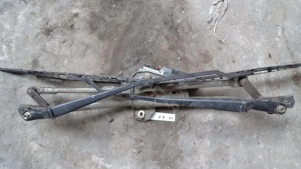 Трапеция стеклоочистителя Mestd77g0