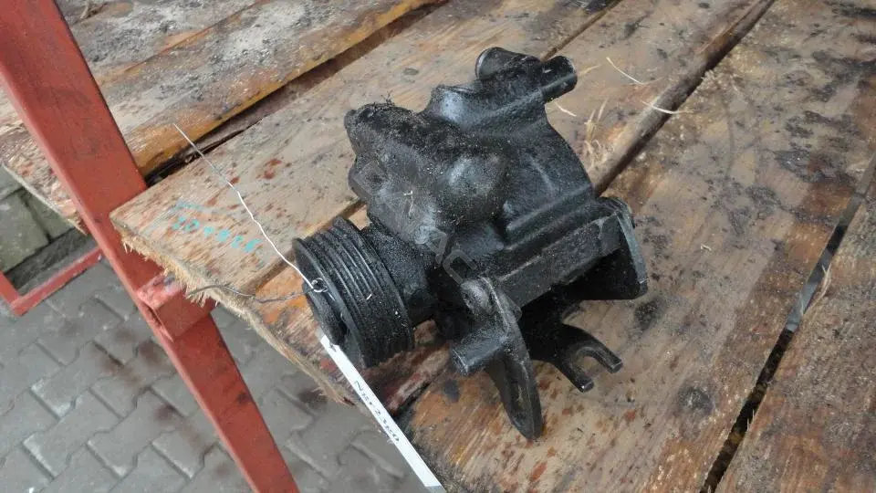 Насос гидроусилителя руля Ngr23g0