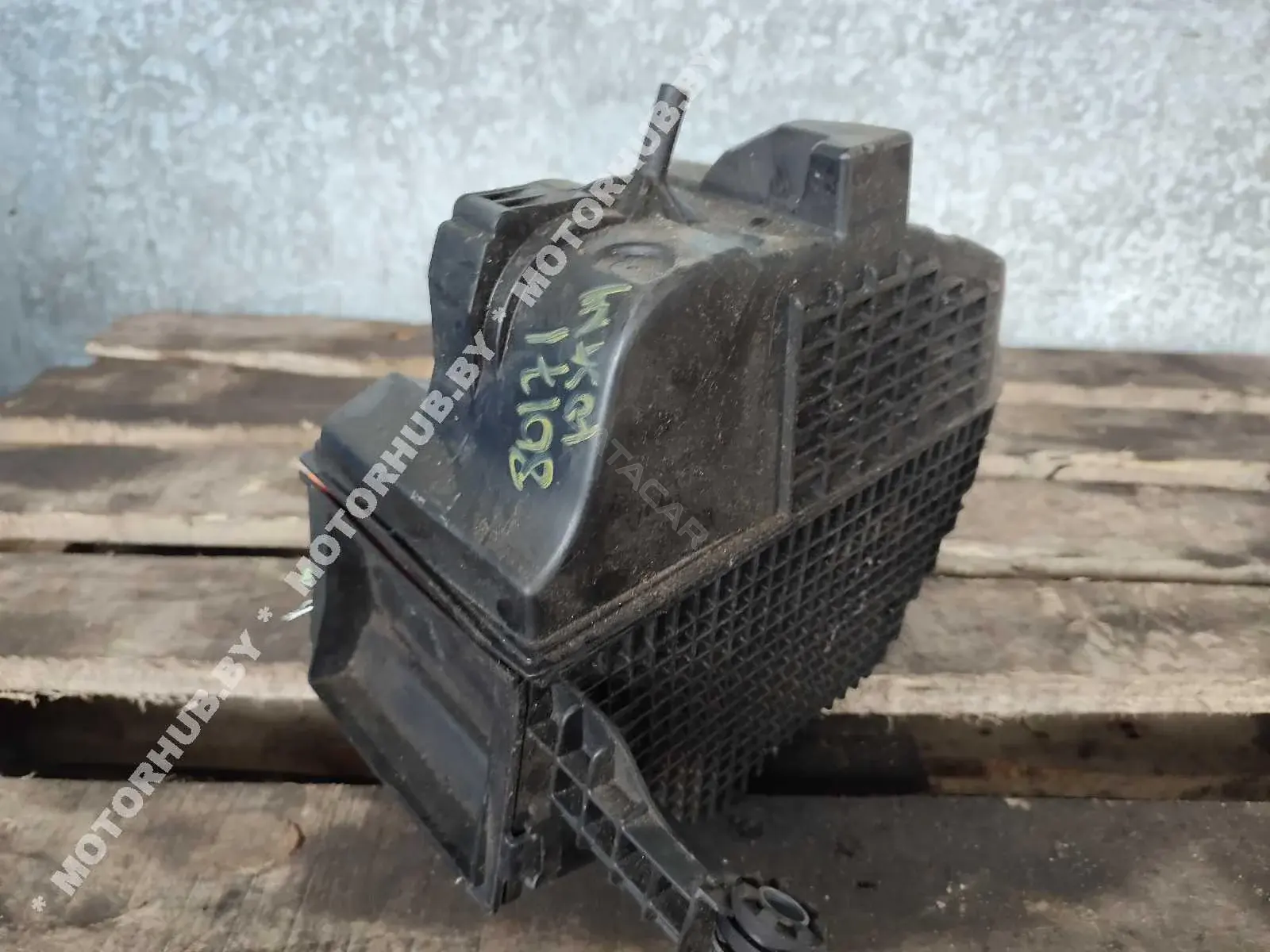 Корпус воздушного фильтра 165001258R, H8201173592
