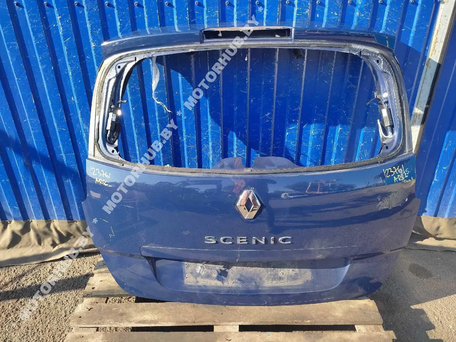 Крышка багажника 00123761s
