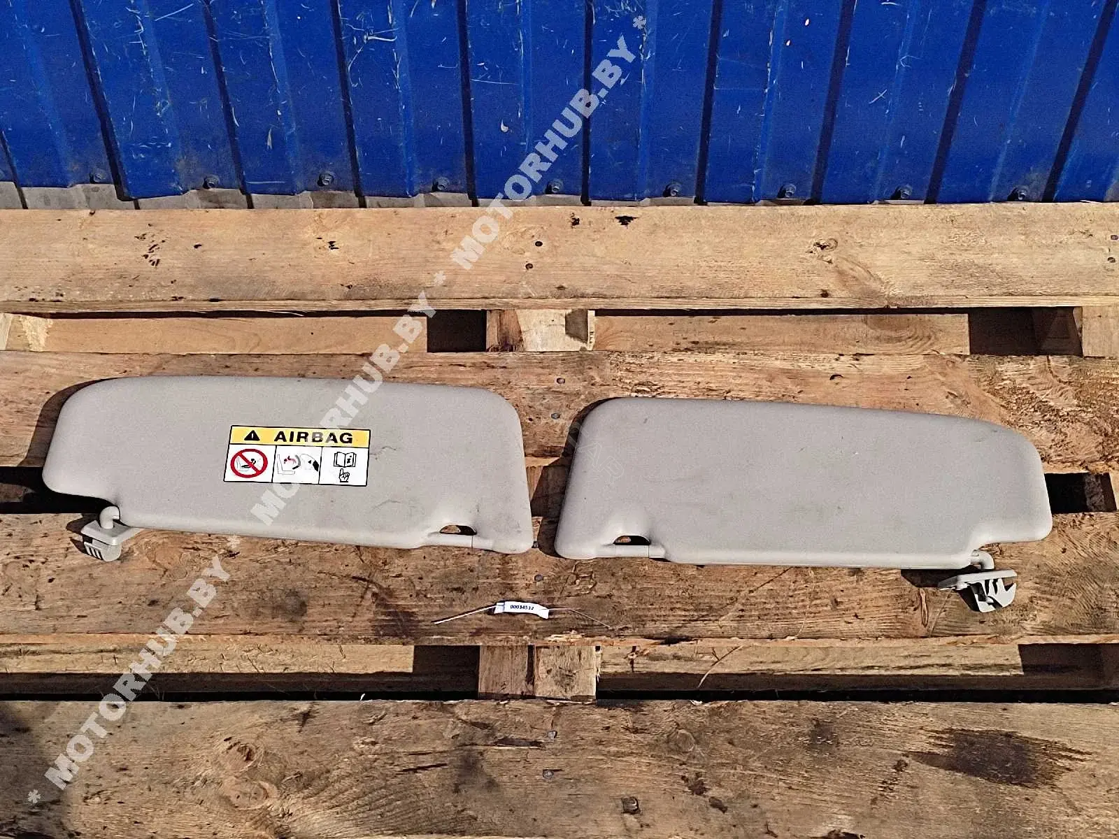 Козырек солнцезащитный 00034532