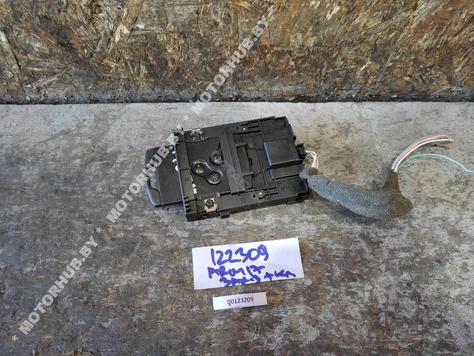Замок зажигания 285909828R