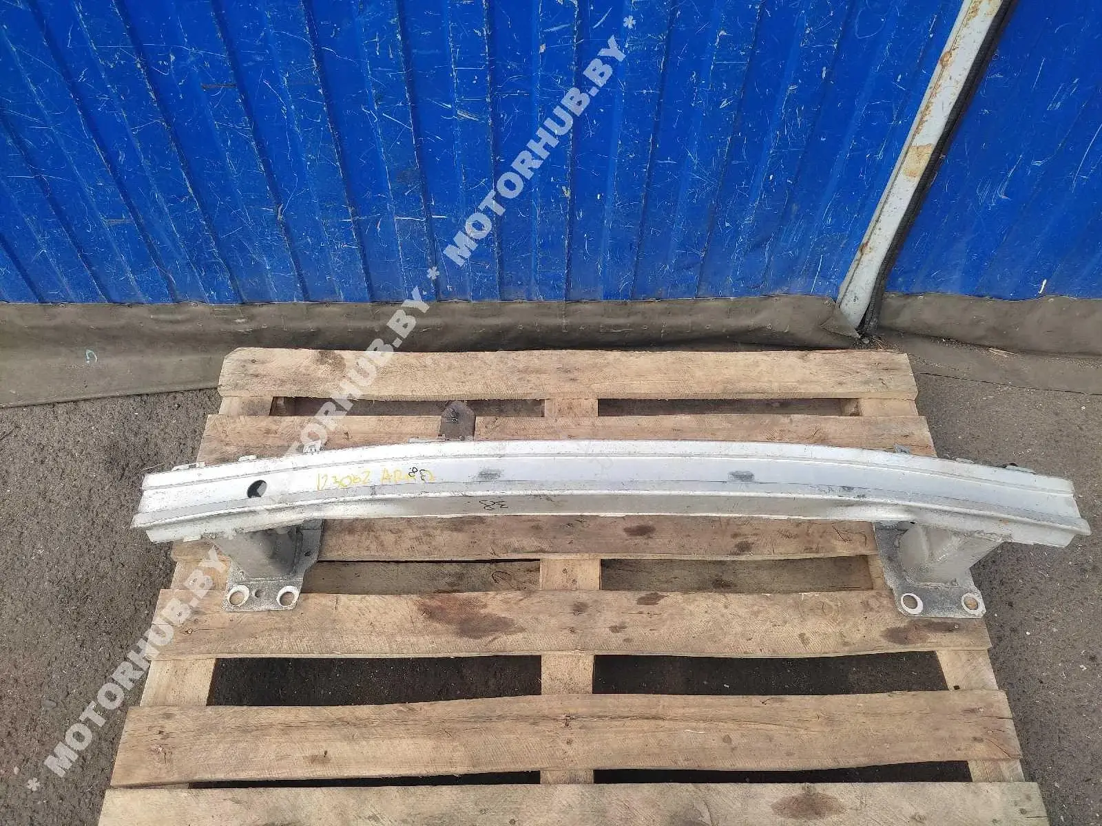 Усилитель бампера 00123062