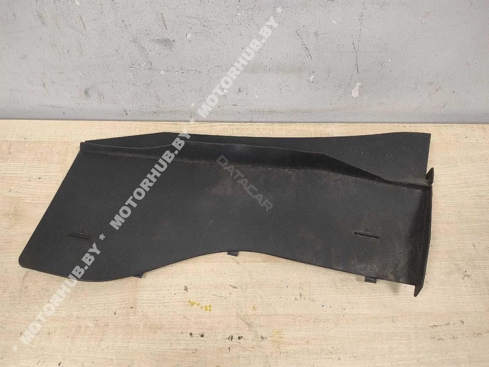 Накладка моторного отсека 4KR819448
