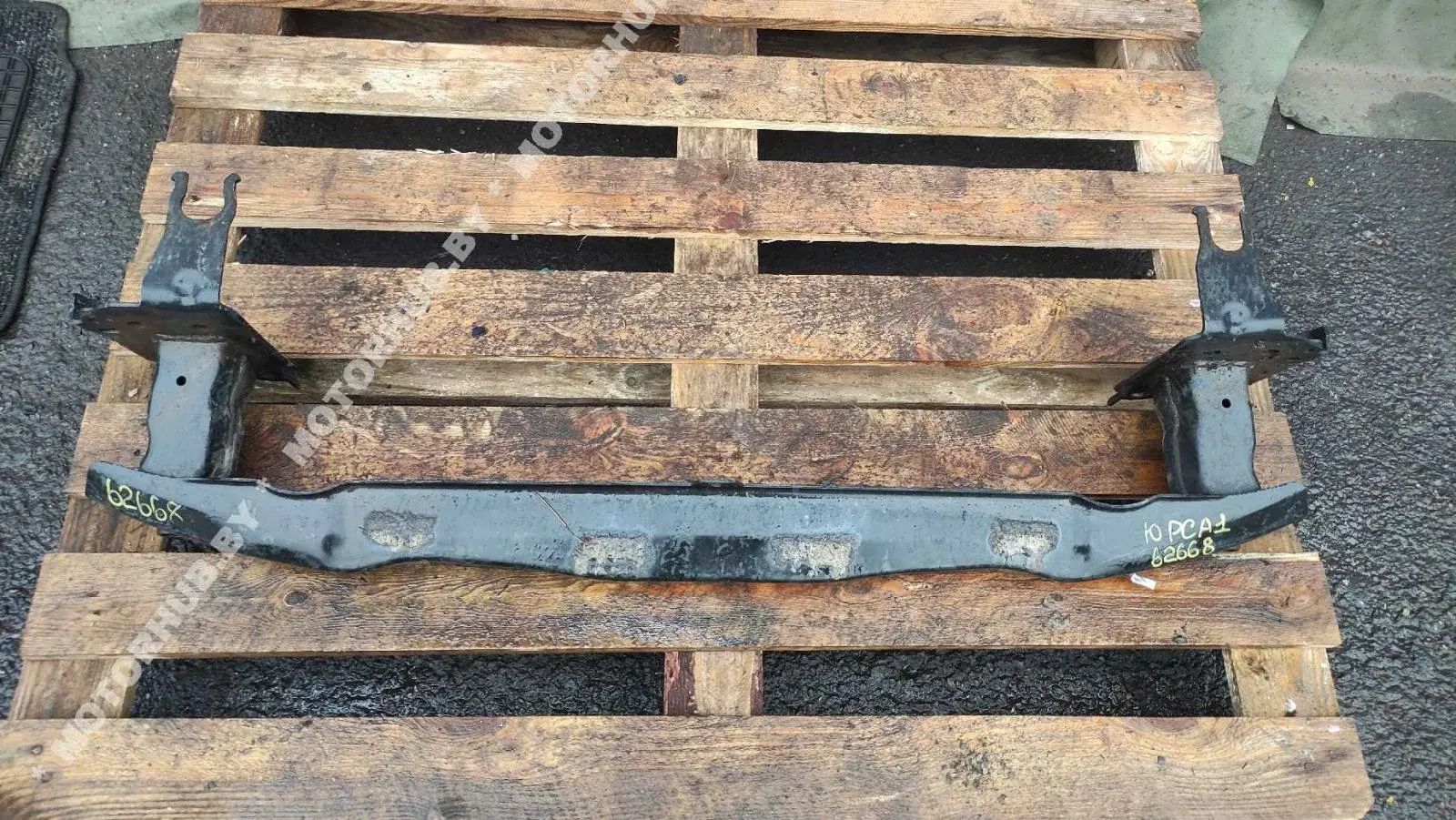 Усилитель бампера 7L0807109E