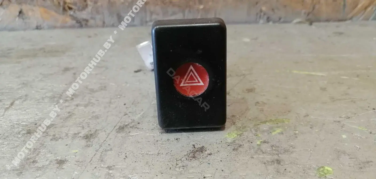 Кнопка аварийки 00071868_1