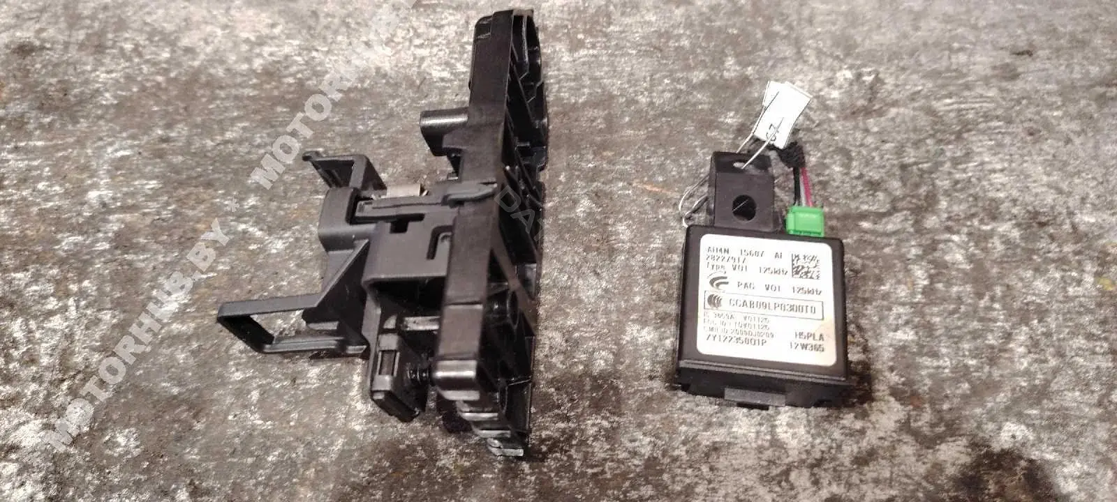 Замок зажигания AH4N15607AE