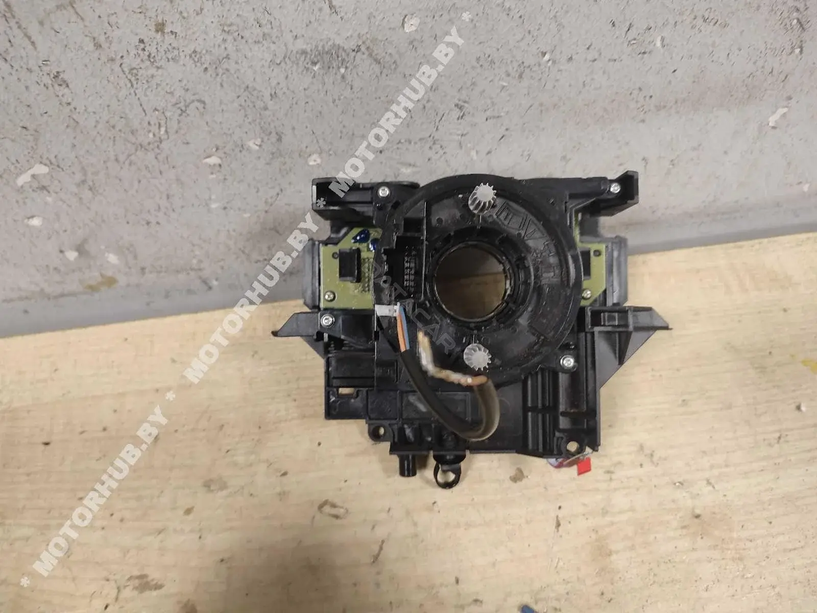 Шлейф подрулевой BV6T13N064AF