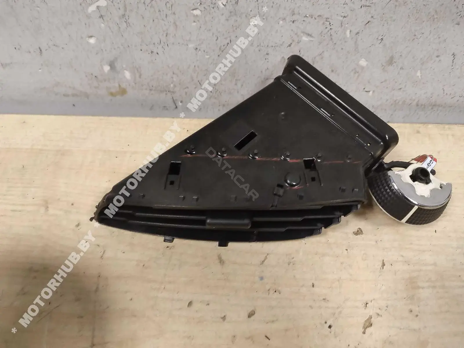 Дефлектор обдува салона AM51R014L21CDW