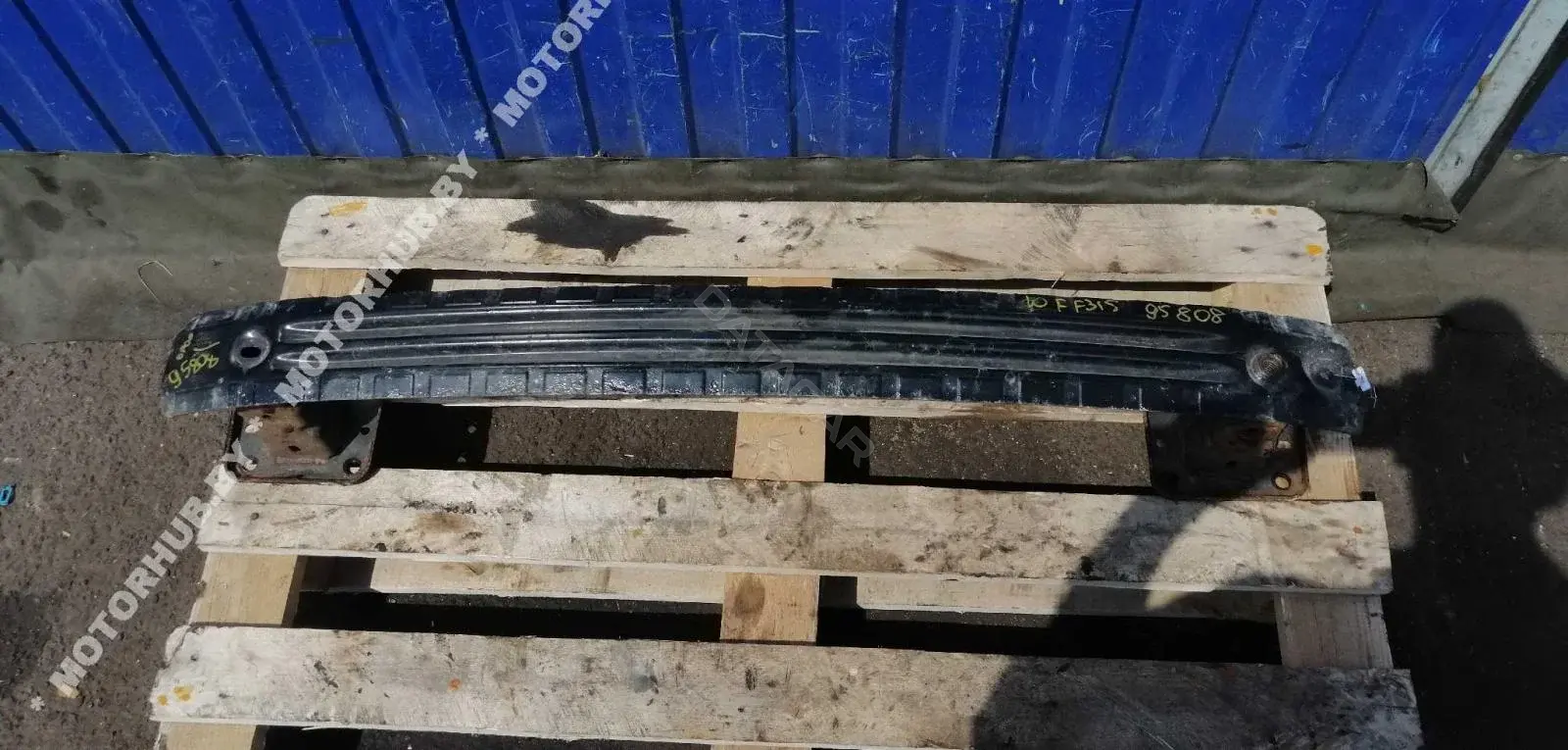 Усилитель бампера BM51A403C94AE