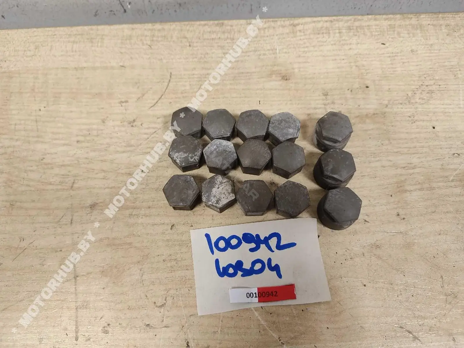 Колпачок литого диска 321601173A, 4F0601173A