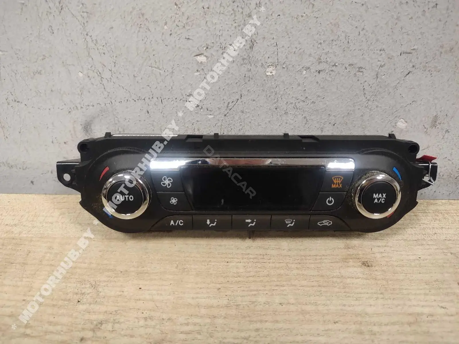 Блок управления климат-контролем AM5T18C612BM