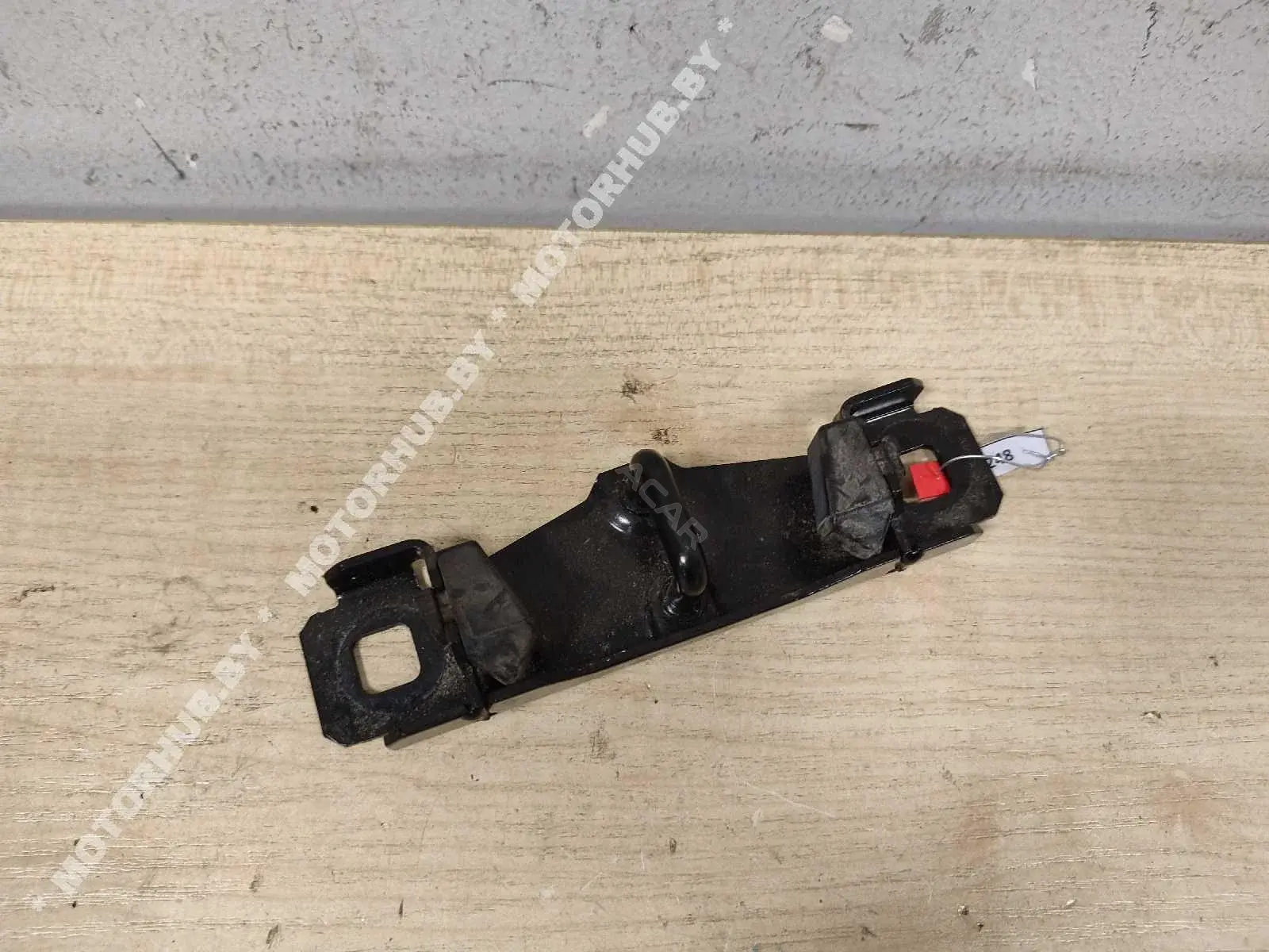 Замок крышки багажника 3M51R404B1