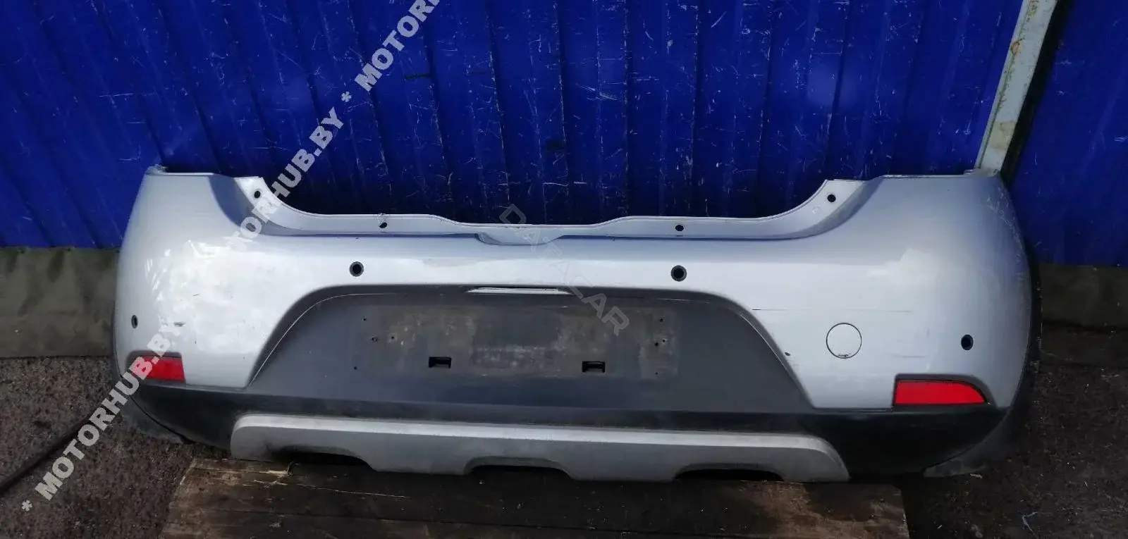 Задний бампер 850227996R