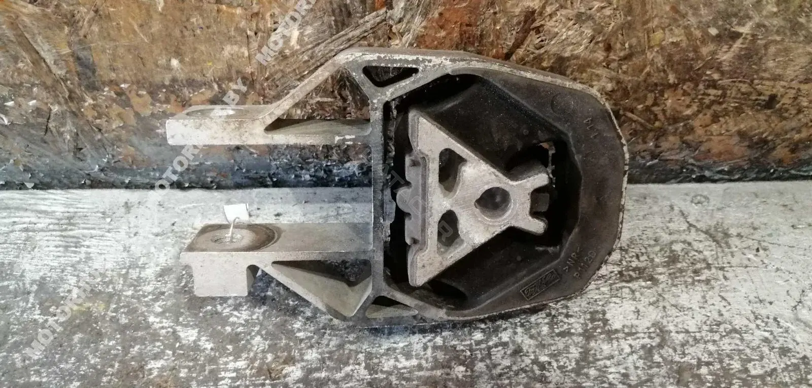 Подушка КПП CV616P082BB