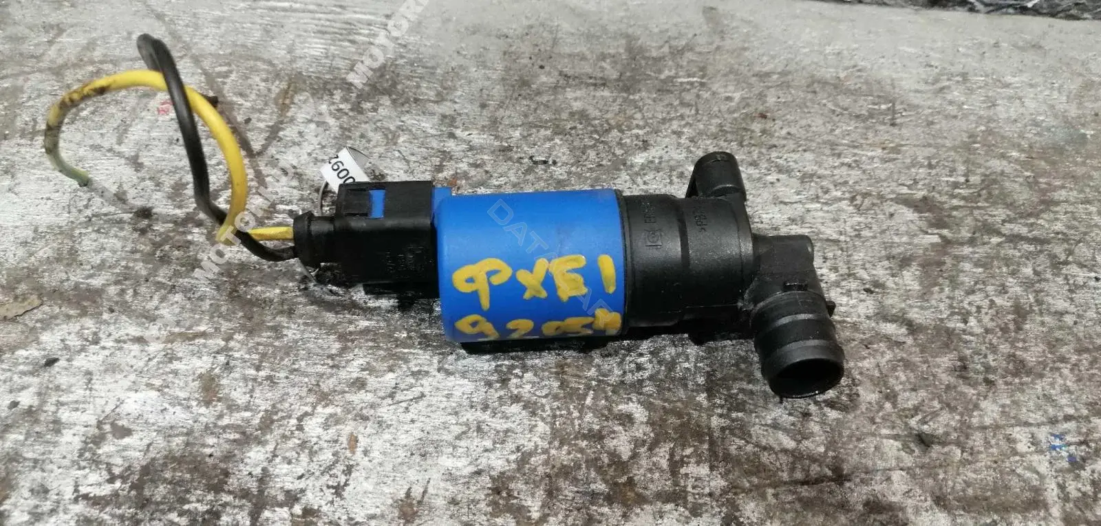 Насос омывателя AV6113K082AA