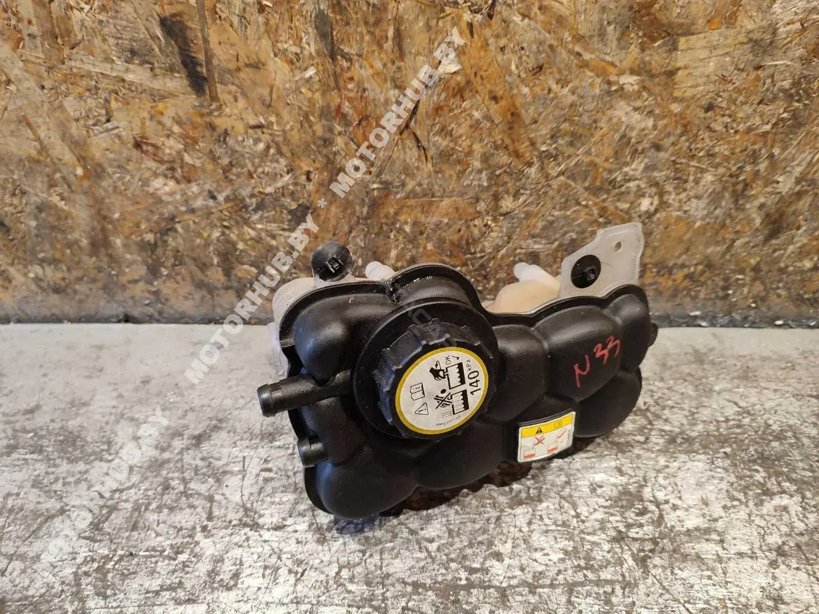 Расширительный бачок YC158B099AA