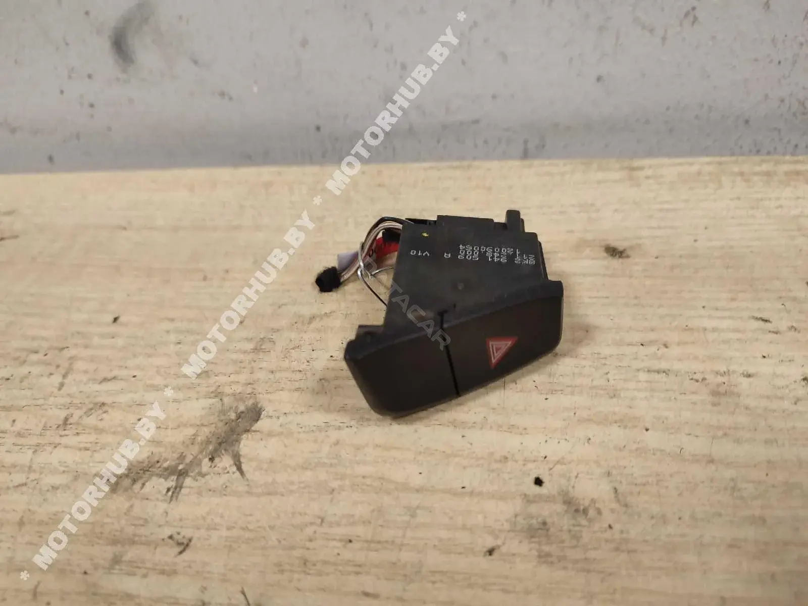 Кнопка аварийки 8K2941509A
