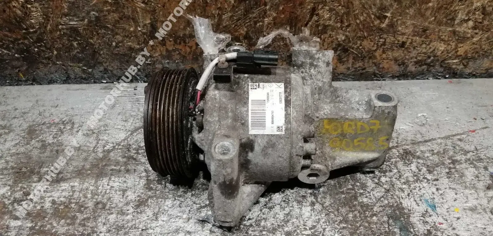 Компрессор кондиционера 926001571R