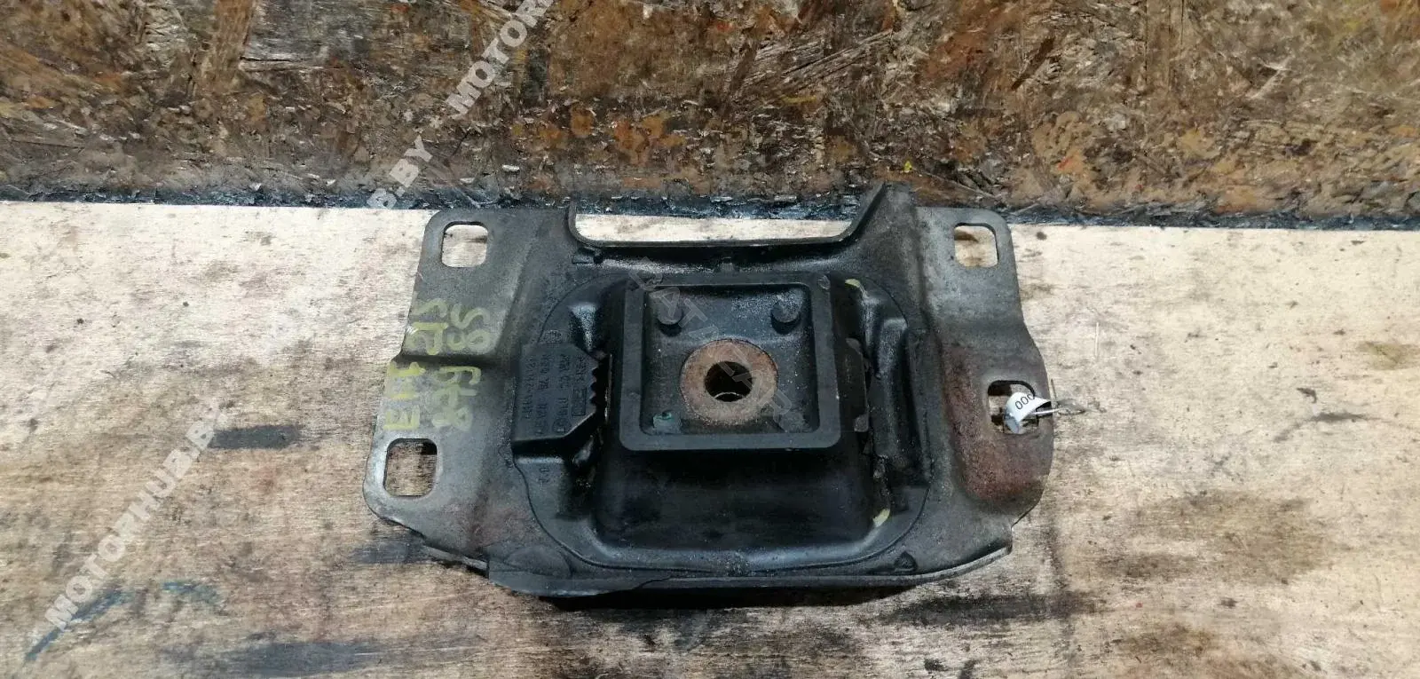 Подушка КПП 3M517M121