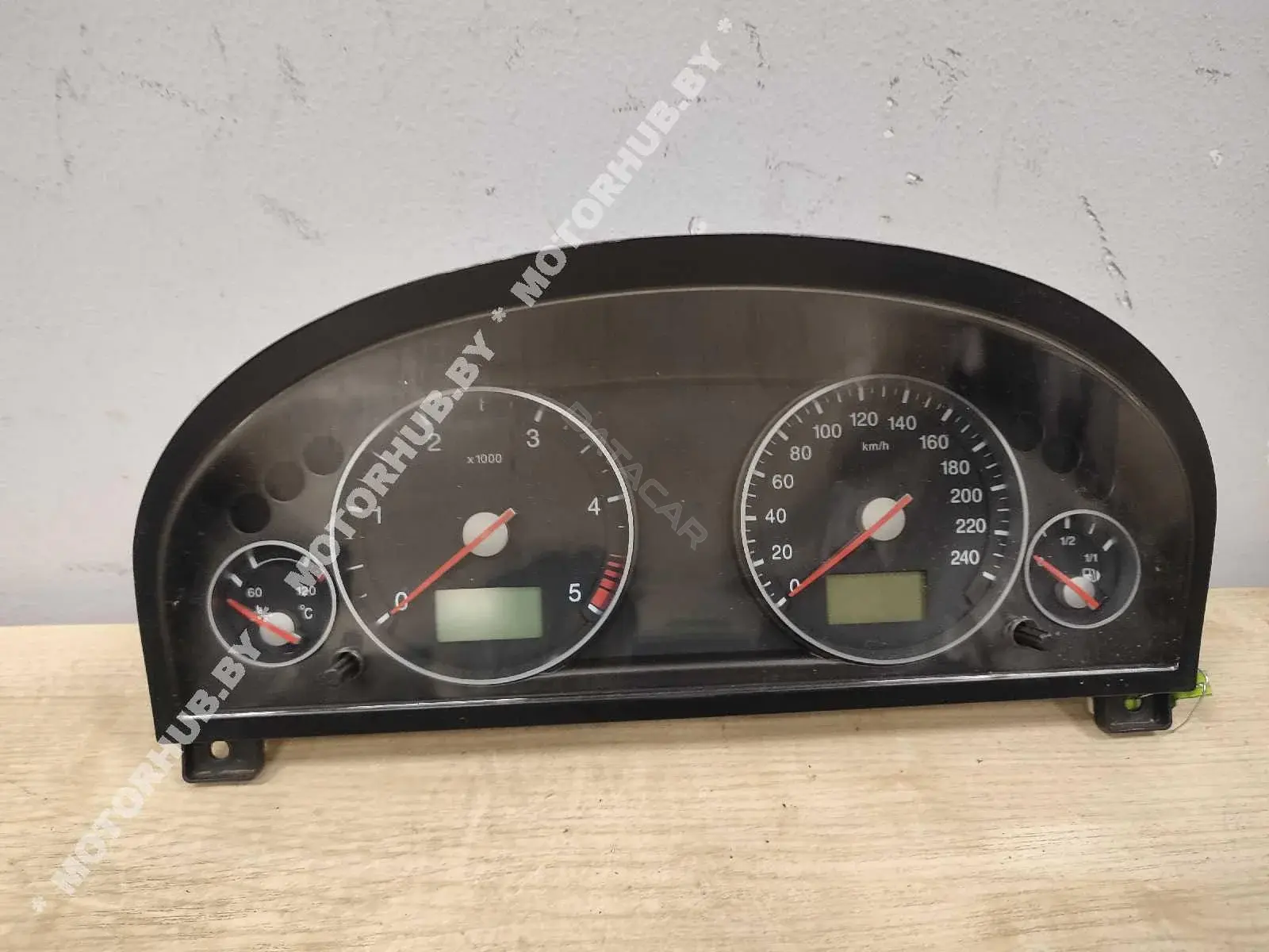 Панель приборов 3S7T10349TC