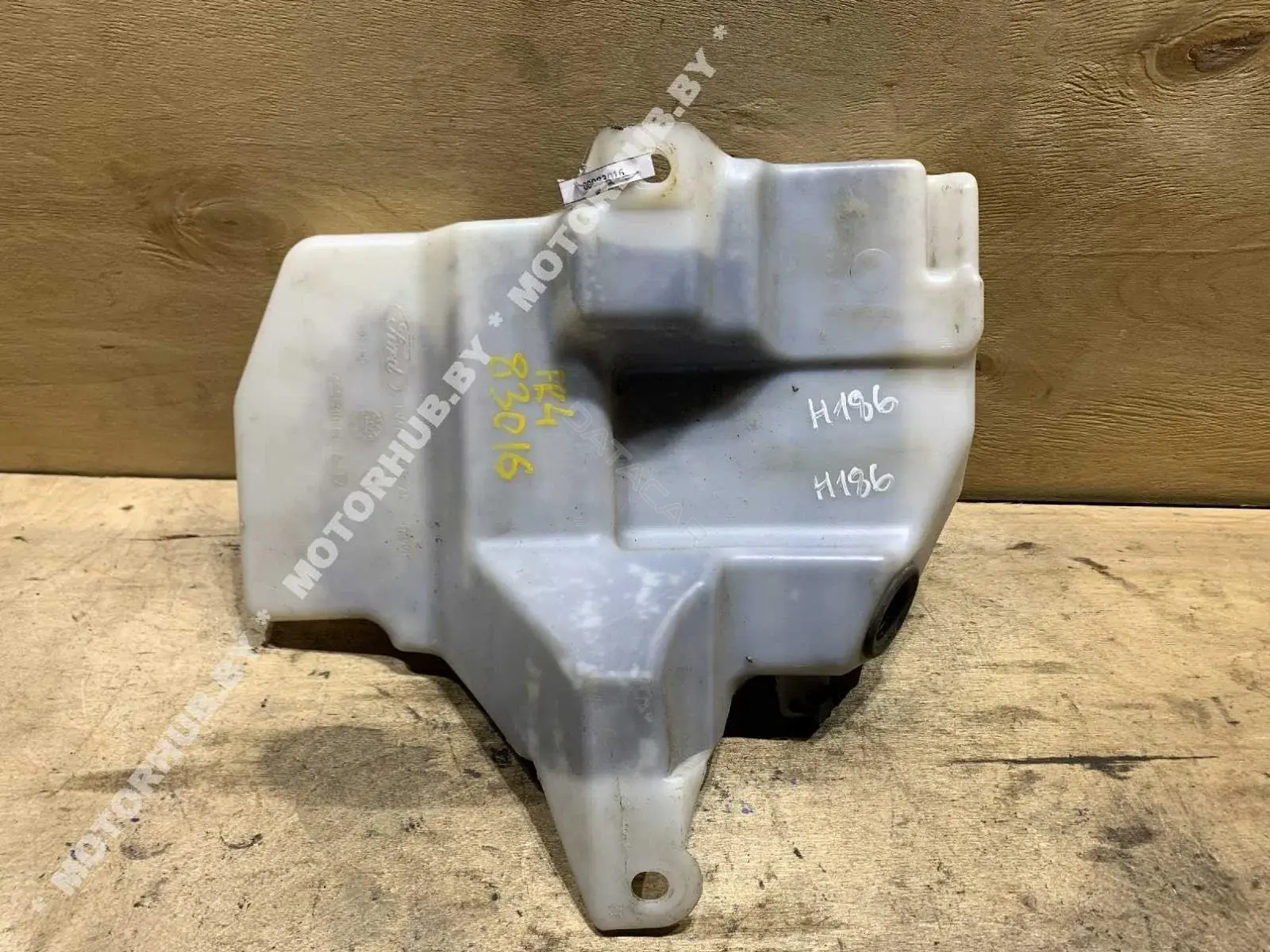 Бачок омывателя CV4417B613AC