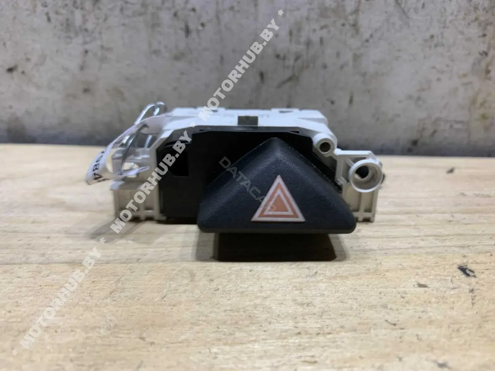 Кнопка аварийки 2M5T13A350AA
