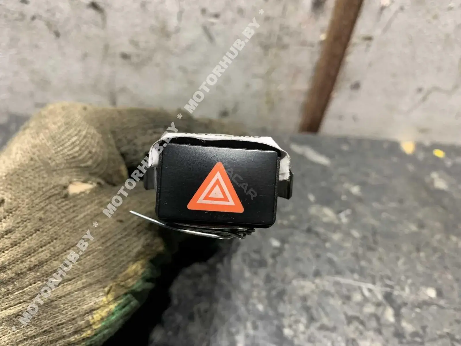 Кнопка аварийки 7L5953235A