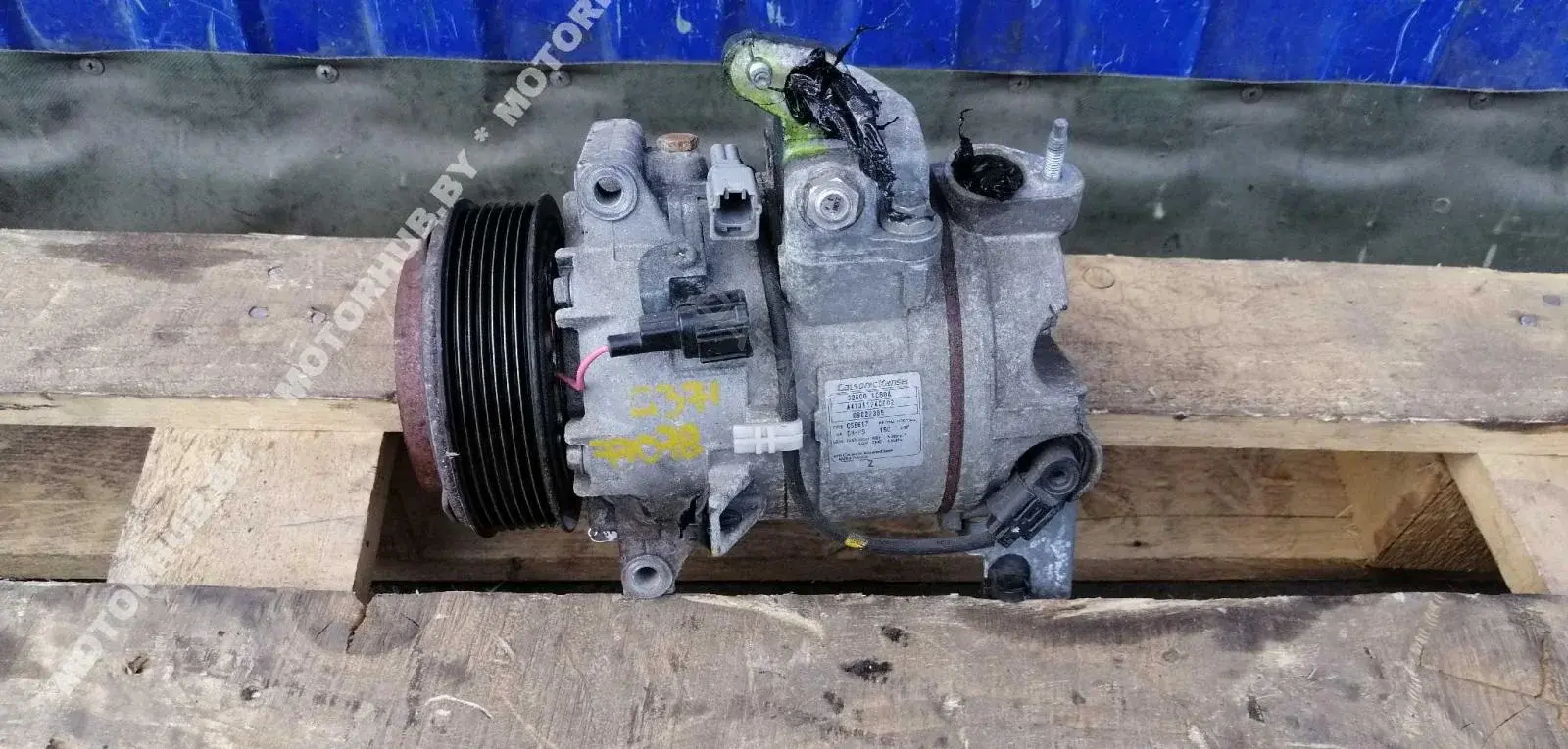 Компрессор кондиционера 926001CB0A