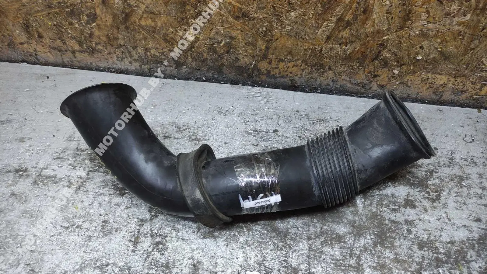 Воздуховод 7L5129752