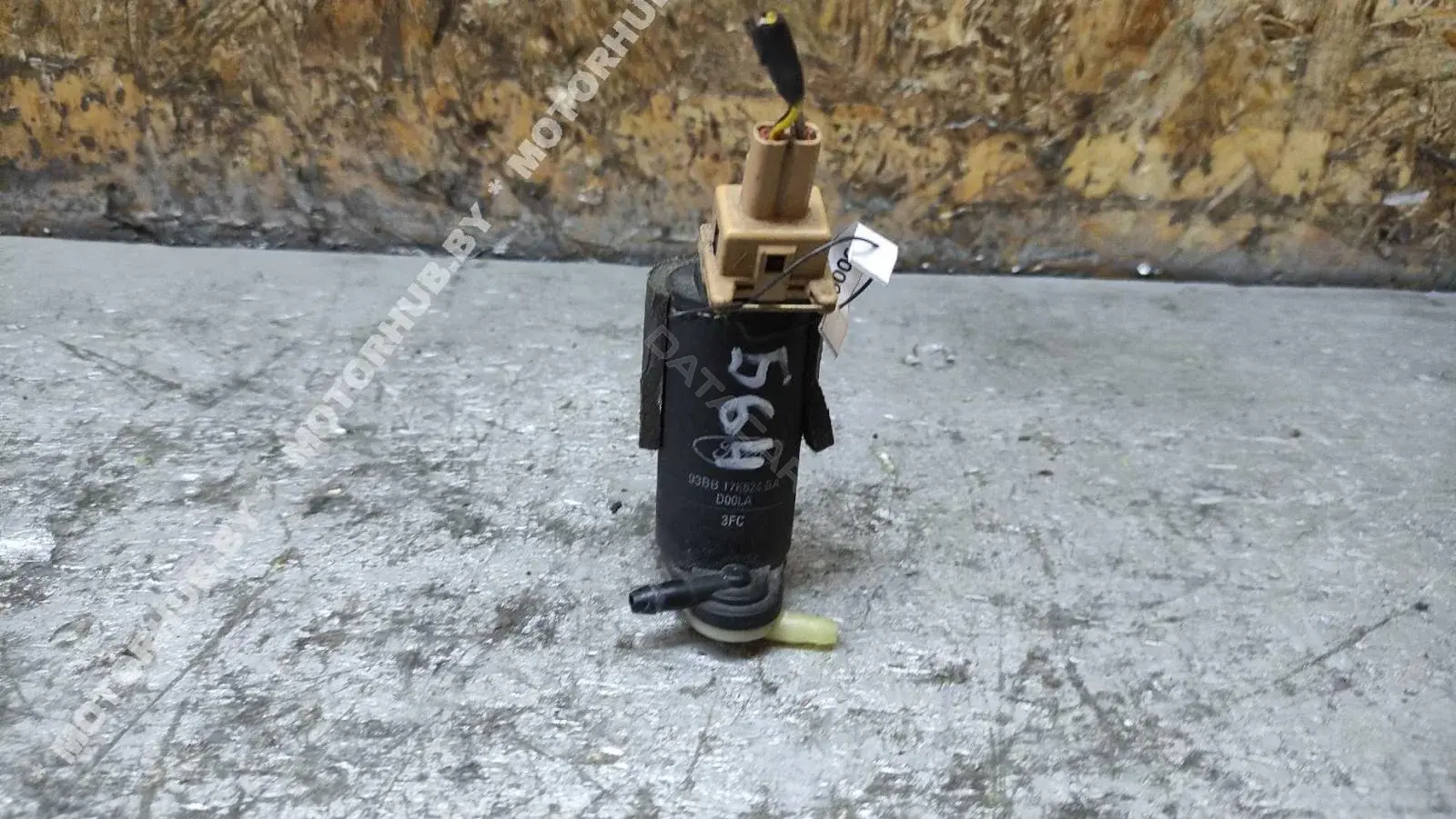 Насос омывателя 93BB17K624BA
