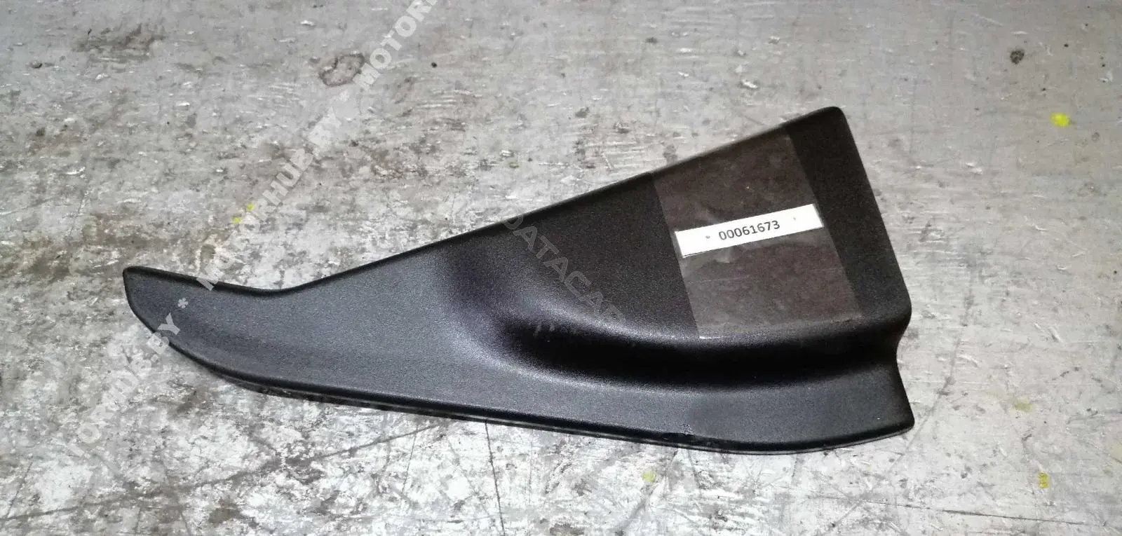Накладка двери 822931KA0A