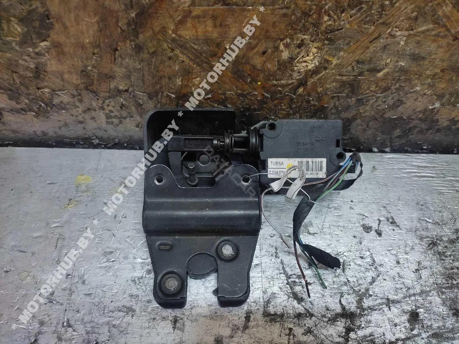 Замок крышки багажника 7014870