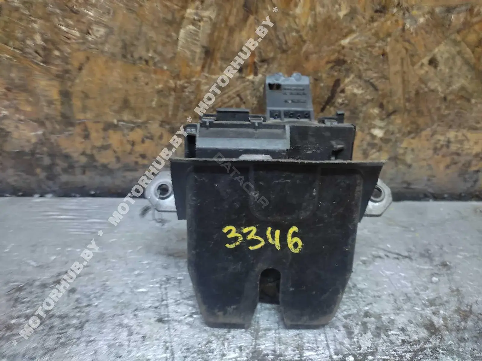 Замок крышки багажника 8M51R442A66DB
